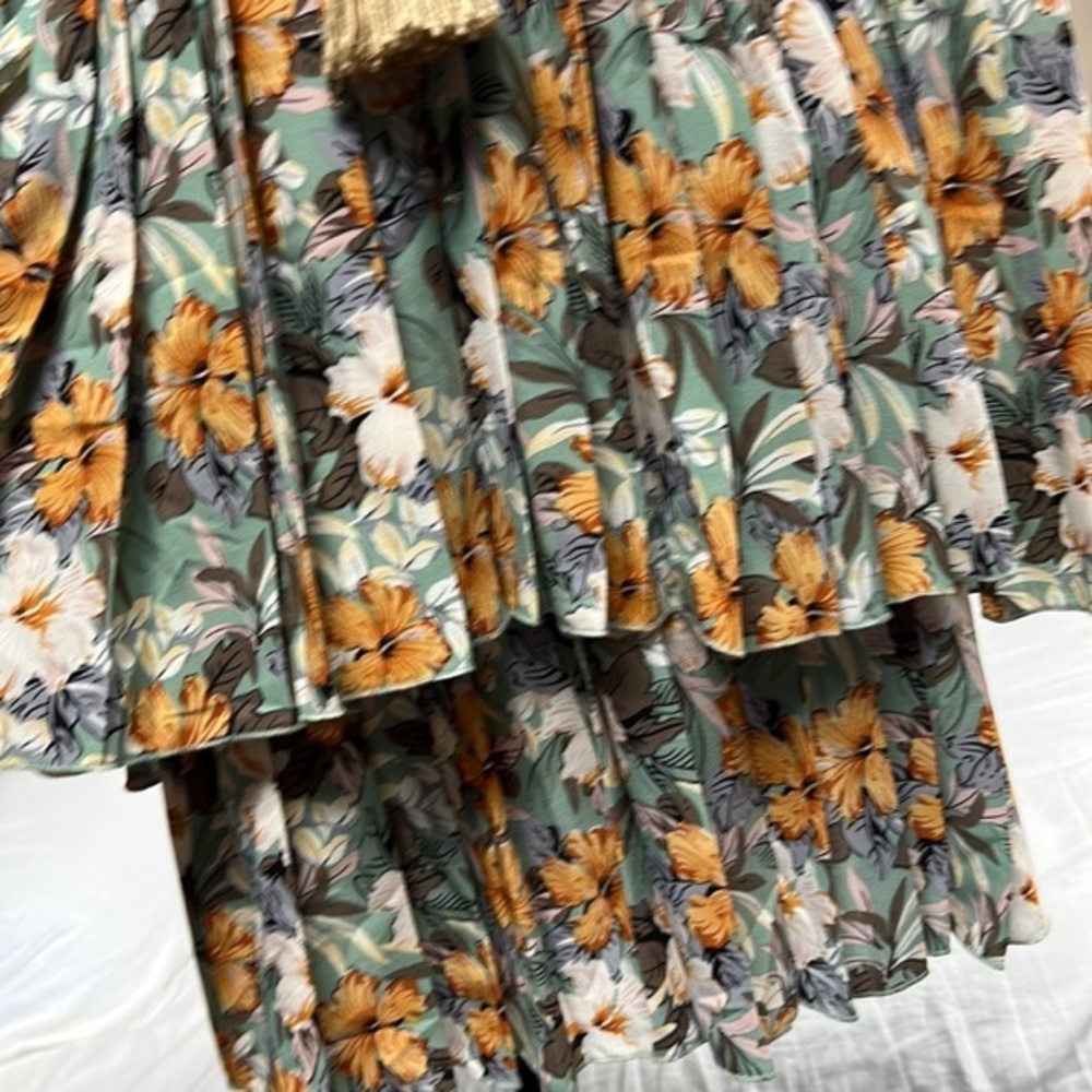 Woman’s‎ dresses - Picture 3 of 12